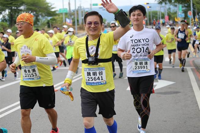 魏明谷勤跑基层不放弃争取出线再战百里侯。（魏明谷提供／吴敏菁彰化传真）