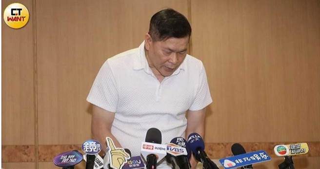 澎恰恰去年8月主动召开记者会宣布自己破产。（图／本刊资料照