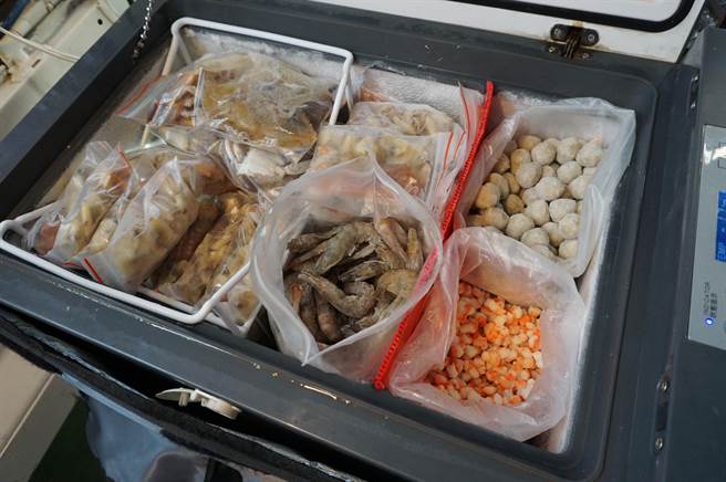 「江湖客栈」海鲜粥以料多实在的澎湃海味着称。（王文吉摄）