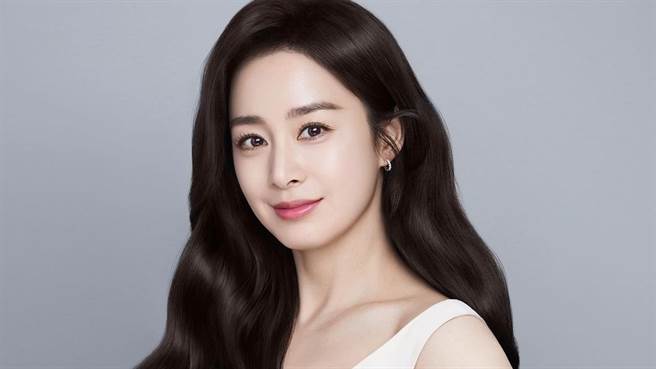 Rain与金泰希近日再度接下代言，在网路上公开形象照，吸引网友热议。（图／IG@ botalab_official）