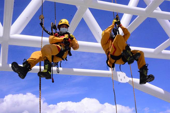 消防局第一大队暨花莲分队新厅舍今启用，顶楼首创高角度训练设施，供救灾搜救队模拟训练场地。（王志伟摄）