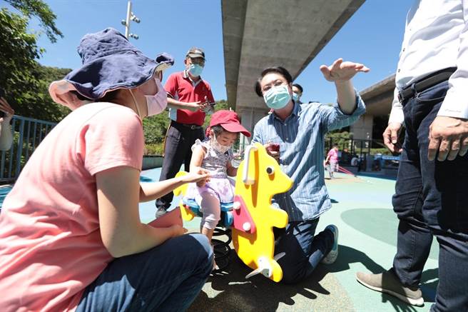 基隆市政府斥资2500万元，在安乐区武岭街高速公路高架桥下，打造大武崙森林运动公园。（基隆市政府提供／陈彩玲基隆传真）