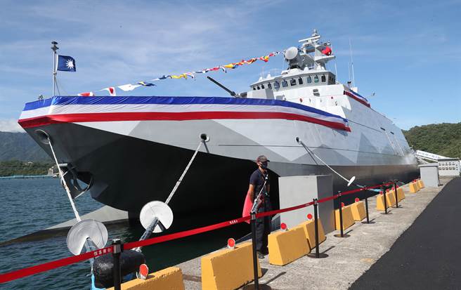 在蔡英文总统主持下，海军塔江军舰（见图）9日在苏澳军港正式成军。（刘宗龙摄）