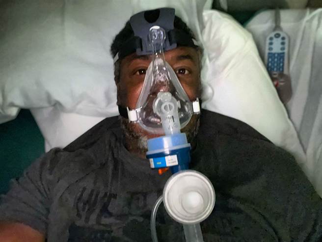 90年代灌籃大賽冠軍塞巴洛斯，在個人推特上自曝確診新冠肺炎，而且住進ICU重症病房10天。(取自塞巴洛斯推特)