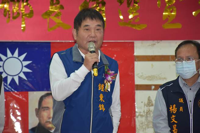 苗栗县议长锺东锦认为林锡耀所提「竹竹併」排除苗栗，是在欺侮苗栗人。（谢明俊摄）