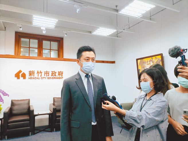 新竹市長林智堅拋出竹竹合併議題，更前往台北爭取府院黨的支持。（邱立雅攝）