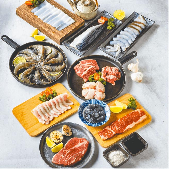 虾皮购物携手胡同烧肉推出「胡同经典中秋组合」，惊爆优惠价1699元。（虾皮购物提供）