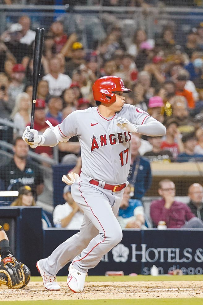 大谷翔平今將先發對陣達比修有，昨役沒先發養精蓄銳，上場代打仍敲出安打。（美聯社）