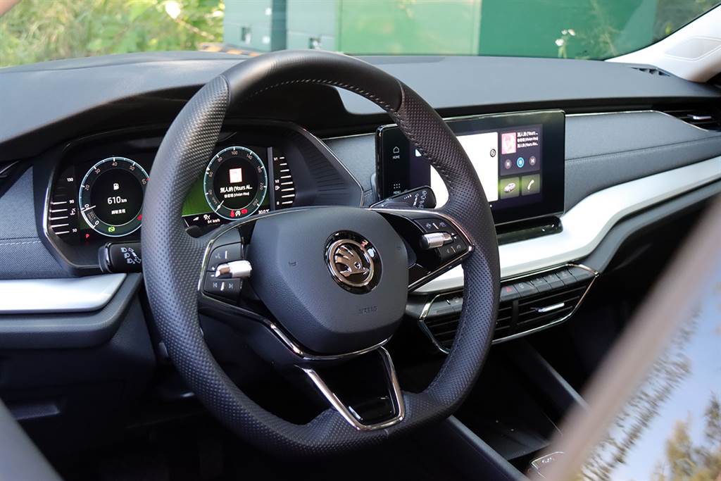 新精緻家旅 Škoda Octavia Combi 2.0TSI 4X4新車試駕（圖／CarStuff）