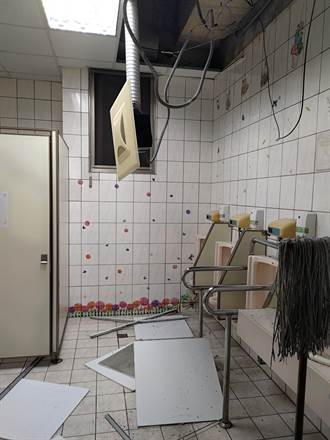 颱風警報未發  北市中山分局廁所天花板突崩塌