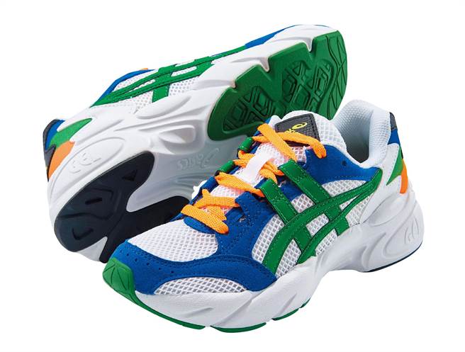 大鲁阁草衙道Asics GEL-BND女款休閒鞋，原价2400元、特价890元，38折。（大鲁阁草衙道提供）