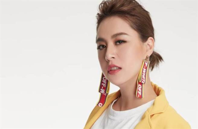 Delta疫情连环爆，黄小柔决定让小孩自主停课。（图／黄小柔脸书）