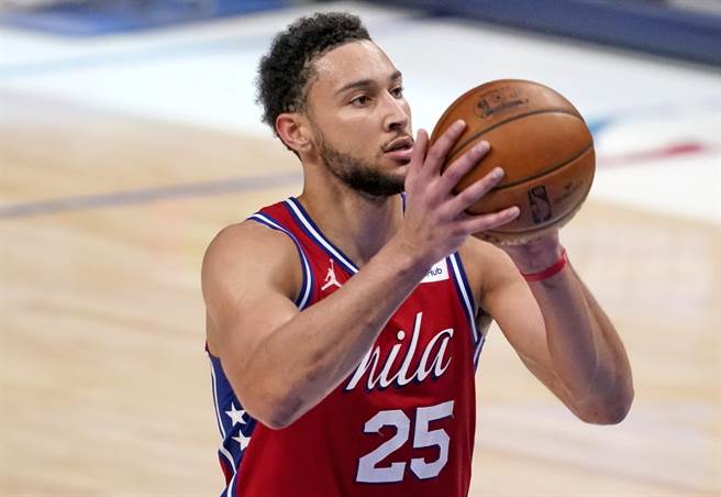 班西蒙斯恐怕完全不會把歐尼爾的話聽進去。(美聯社資料照)