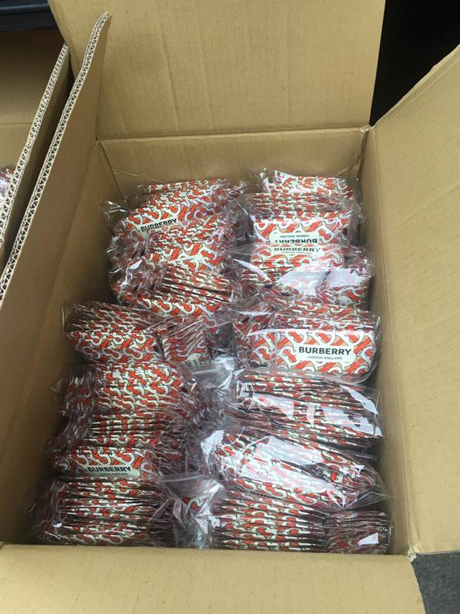 毒品外包装以「BURBERRY」字样，躲避警方查缉。（台中市警察局提供／张妍溱台中传真）