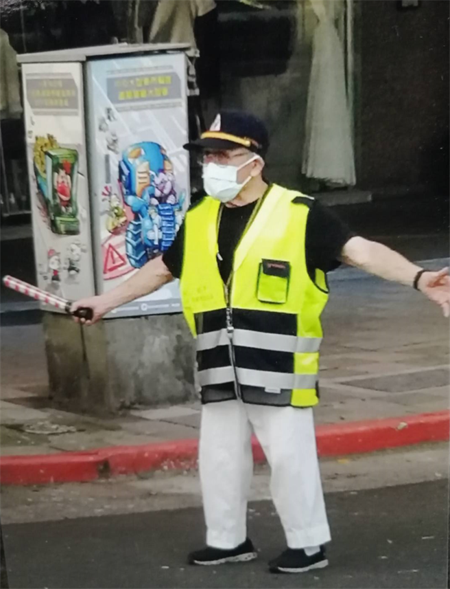 百岁仍在当导护志工，北市大安区人瑞感动人心。(大安区公所提供)