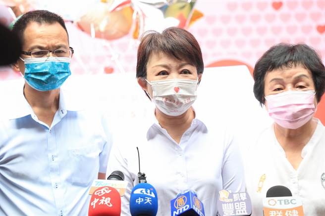 台中市长卢秀燕表示，《财政收支划分法》需修改，建议地方税收多留给各县市。（陈淑娥摄）