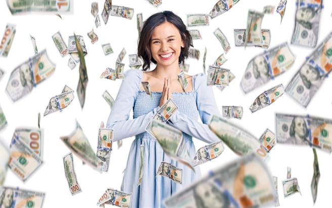 生肖属鼠、兔、蛇、马、羊的人是天生吸钞机，正财运、偏财运都很旺。（示意图／shutterstock）