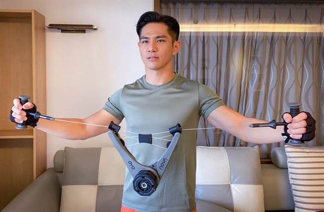 祖雄被网友封为「同志天菜」。（图／Hero Tai 祖雄 脸书）