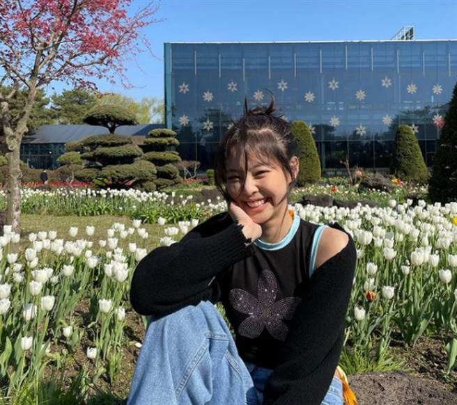 韩国女团BLACKPINK成员Jennie。(图/ 摘自Jennie IG)