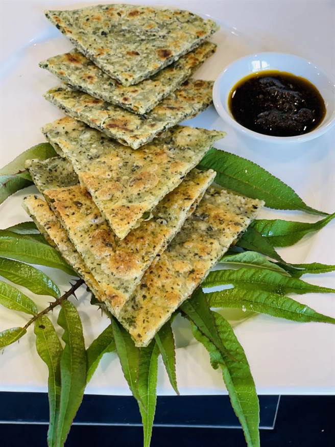 刺葱风味独特，人和蝴蝶幼虫都喜爱。（新故乡文教基金会提供／廖志晃南投传真）