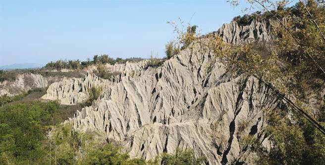 台湾第9座高雄泥岩恶地质公园审议通过，图为新太阳谷。（高雄市农业局提供／林雅惠传真）