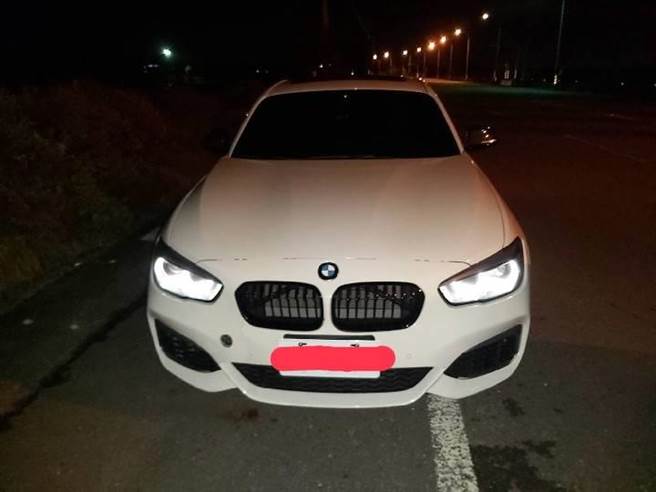 台南市佳里警分局追查改装车飙车案，查扣4辆车。（读者提供／刘秀芬台南传真）