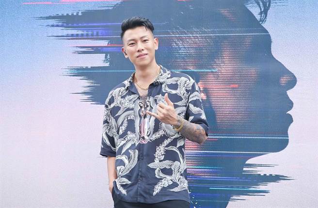 顽童MJ116成员瘦子分享打疫苗反应，惨吞副作用全餐，甚至发高烧到39.度C。(图/ 取自中时资料库)