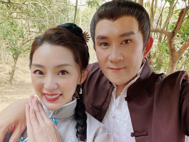 賴芊合（左）、車冠德演出《新台灣奇案》。（民視提供）