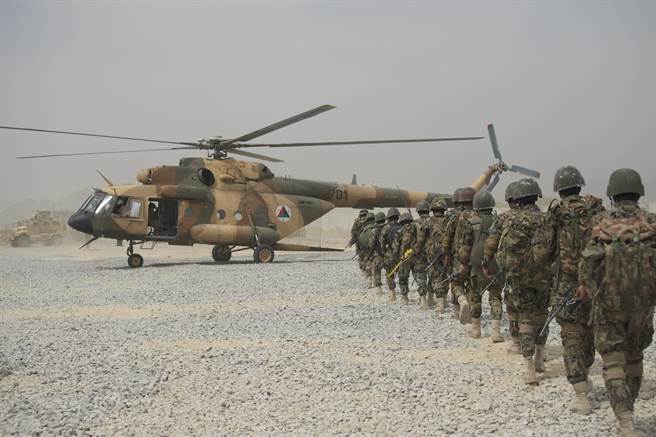 资深军事记者强调，在完全撤出阿富汗后，美军已没有藉口继续保密，要求五角大厦公开相关资讯。图为先前阿富汗军方进行训练。（图／DVIDS）