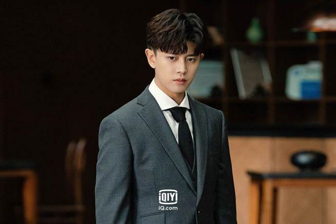 任嘉伦剧中细心呵护未婚妻，深夜接送超暖心。爱奇艺国际站提供