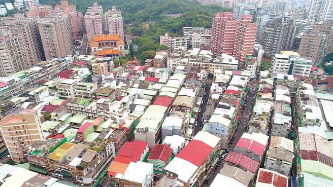 新北市都更处将把景安站周边画设为策略更新地区，提高都更诱因，加速都市更新。（新北市都更处提供／叶德正新北传真）