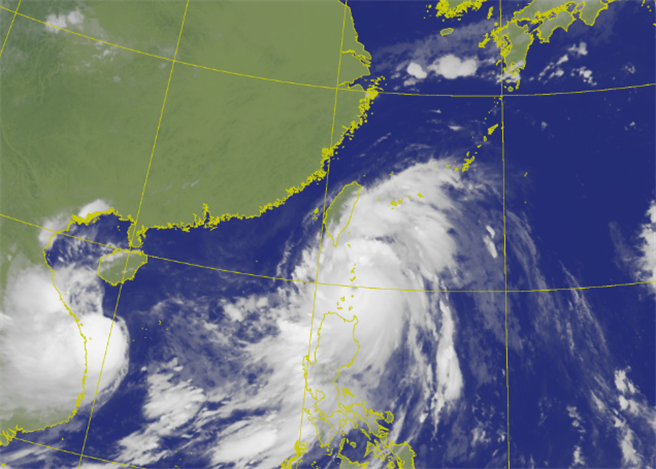 强颱璨树「挟风雨逼台」。（图取自气象局网页）

