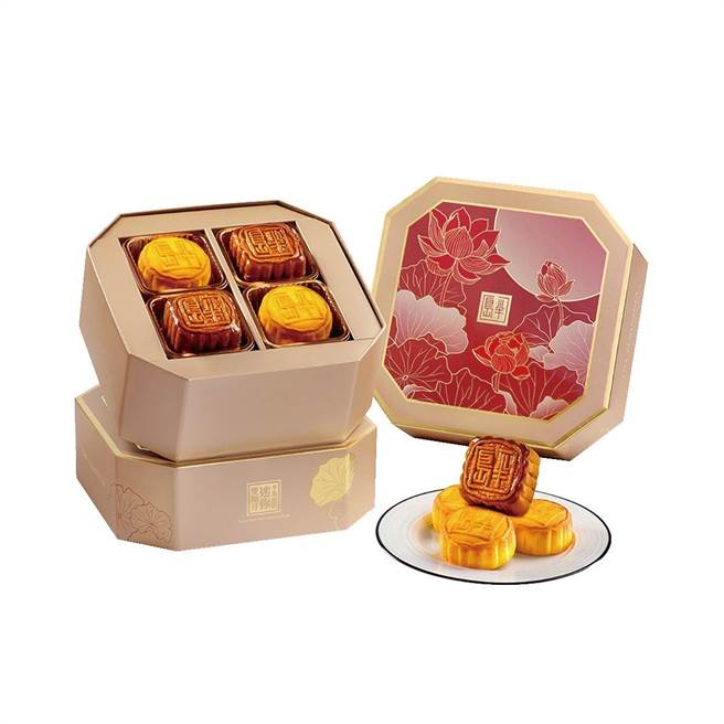 大叶高岛屋推荐半岛酒店的「特赏双辉月饼」，1720元。（大叶高岛屋提供）