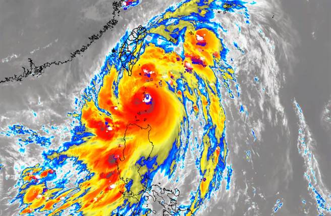 若璨树移动路径、速度不变，周日将对东部、北部带来严重威胁。（翻摄彭启明脸书）