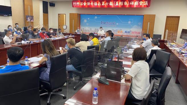 竹竹苗合併升格第七都研商会议，新竹市议长许修睿主张竹竹苗合併，升格公投、人民作主。（罗浚滨摄）