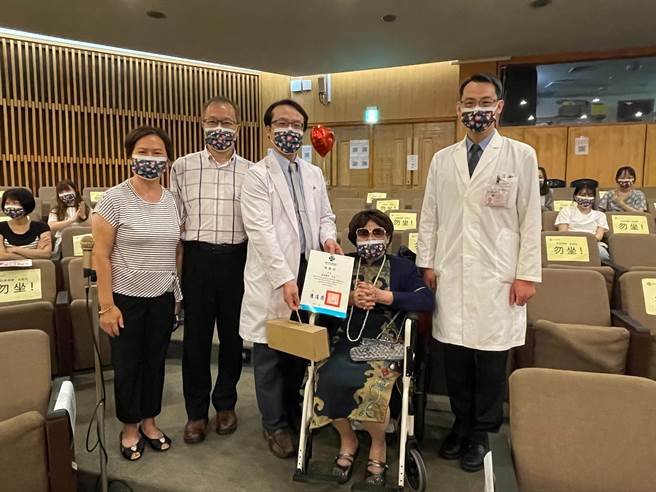 中榮11日舉行「即刻救援 馬上心動 病友衛教講座」，與病友分享說明。（中榮提供／張妍溱台中傳真）