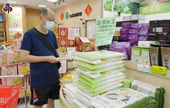 農委會主委陳吉仲今天表示，為了鼓勵民眾消費，將提供消費的民眾抽獎。（報系資料照）