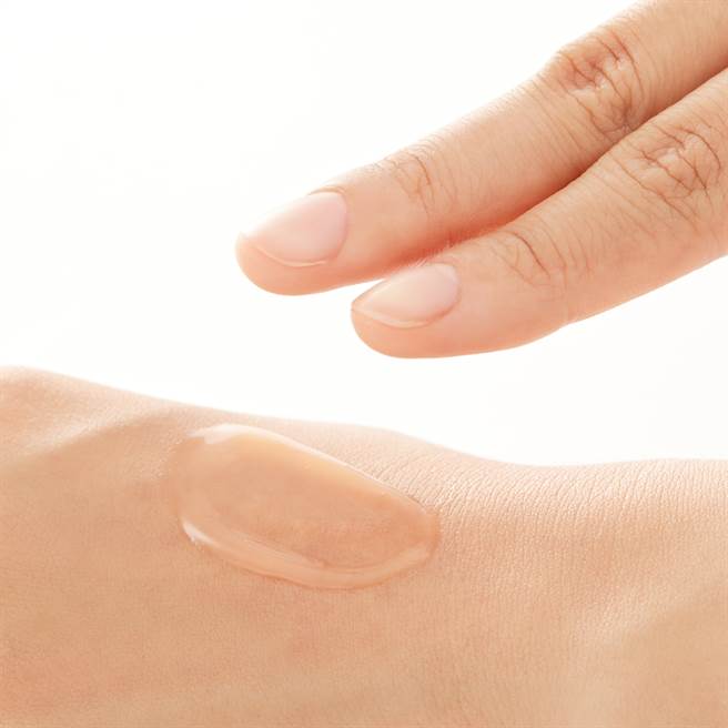 Whoo后重生秘帖成分升级吸收更快速。（图／品牌提供）