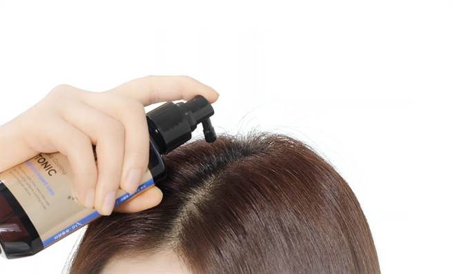 新品「滋养韧髮头皮清爽保湿水」可加强保养头皮。（图／品牌提供）