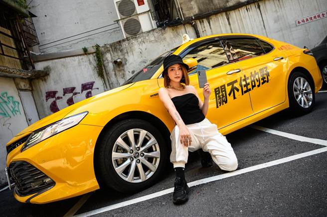 realme GT大师版将于16日前开放预购，17日正式出货，预购即加赠3999元的Watch S Pro。（realme提供）