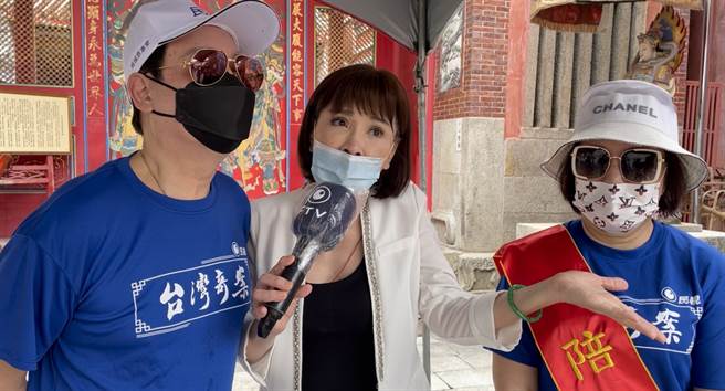 孟飛(左起)、黃香蓮、郭美珠今出席開鏡儀式。(民視提供)