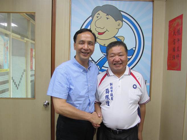 国民党主席候选人朱立伦到中常会报告政见，提前离席遭党内质疑，朱事后解释，事前已经会议主席同意。身为当天会议主席的新北市议长蒋根煌今发声明。（摘自蒋根煌脸书）