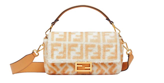 FENDI Baguette系列羊绒FF LOGO包，11万5000元。（FENDI提供）
