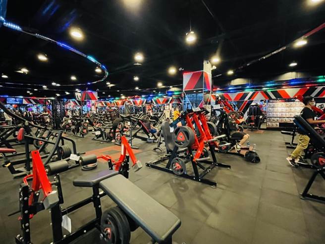 World Gym世界健身俱乐部北北基宜花共44家分店全日闭馆1天。（张颖齐摄）