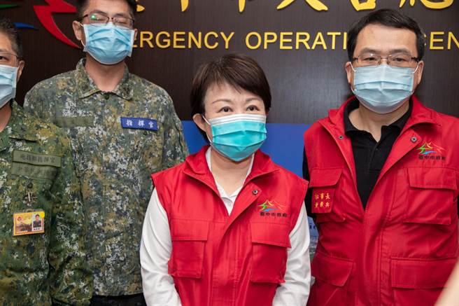 台中市長盧秀燕強調，颱風來襲前，市府已做好整備，提醒各單位隨時待命，全力以赴守護城市安全。（盧金足攝）