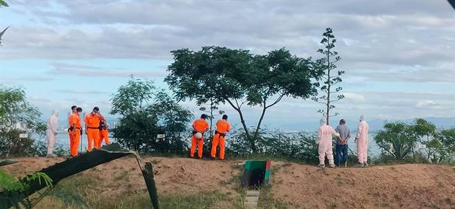 璨树颱风来袭，沿海风大浪高，两岸最近的小金门今天清晨却查获1名大陆偷渡客，让全程跟监掌握的岸巡干员也摇头：「真的不怕死！」（民眾提供）