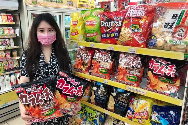 璨树颱风来袭，OK超商防颱物资推出第2件5折起。（OK提供）