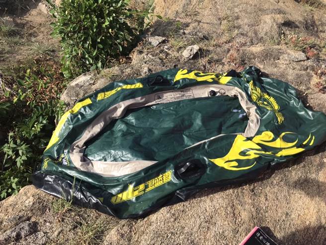 金门岸巡队说明查获与处理过程。（金门岸巡队提供）