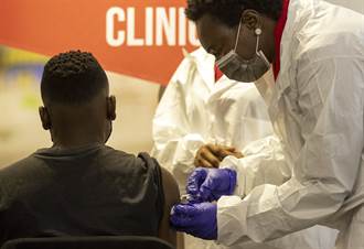 南非將鬆綁防疫限制 擬推新冠疫苗護照