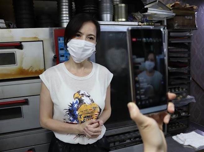 简沛恩跨界创立「杨嘉明烘焙所」。（杨嘉明烘焙所提供）